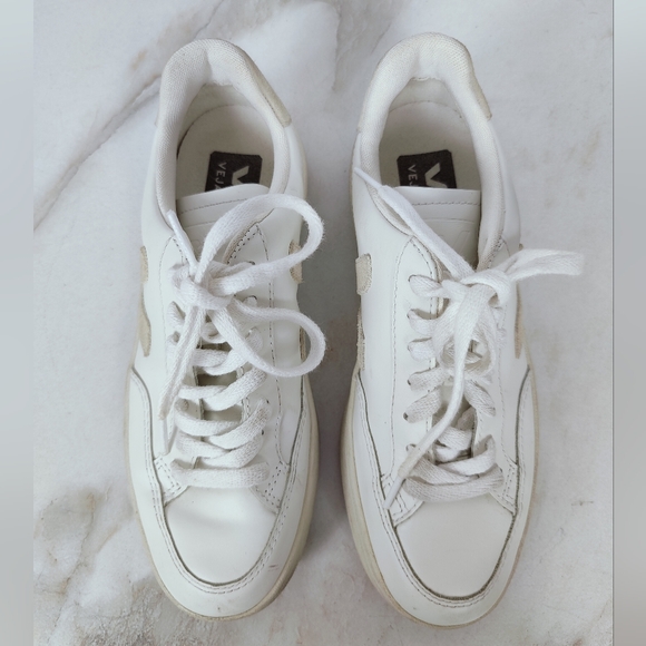 Veja Women's V-12 White Beige Leather Low Sneakers Tennis Shoes, 6 - Picture 4 of 12